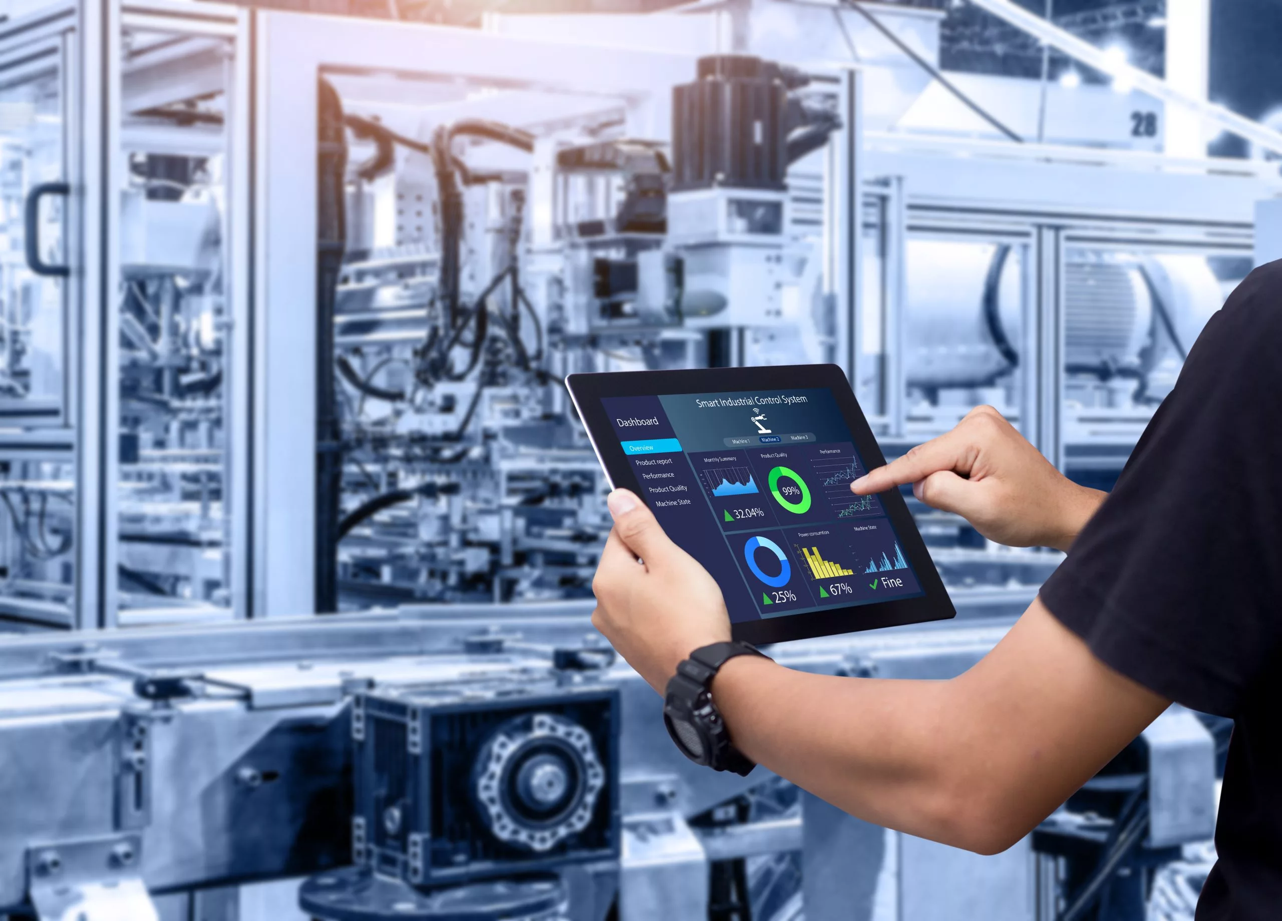 Smart industry control concept.Hands holding tablet on blurred a Kommunikationsanalyse